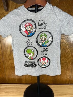 🎉Nintendo Gray Heather Super Mario Character Tee. D336